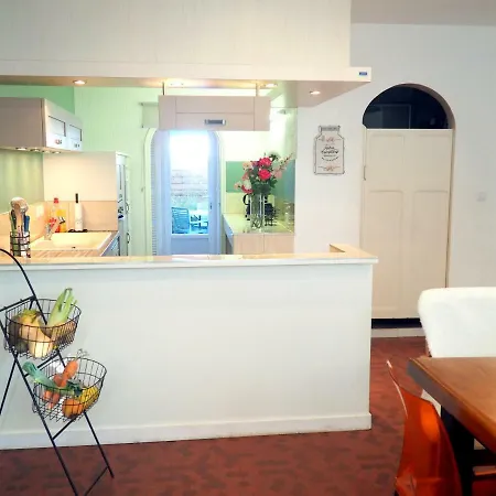 - Le Downtown 1 à 6 Personnes Aparthotel 4*